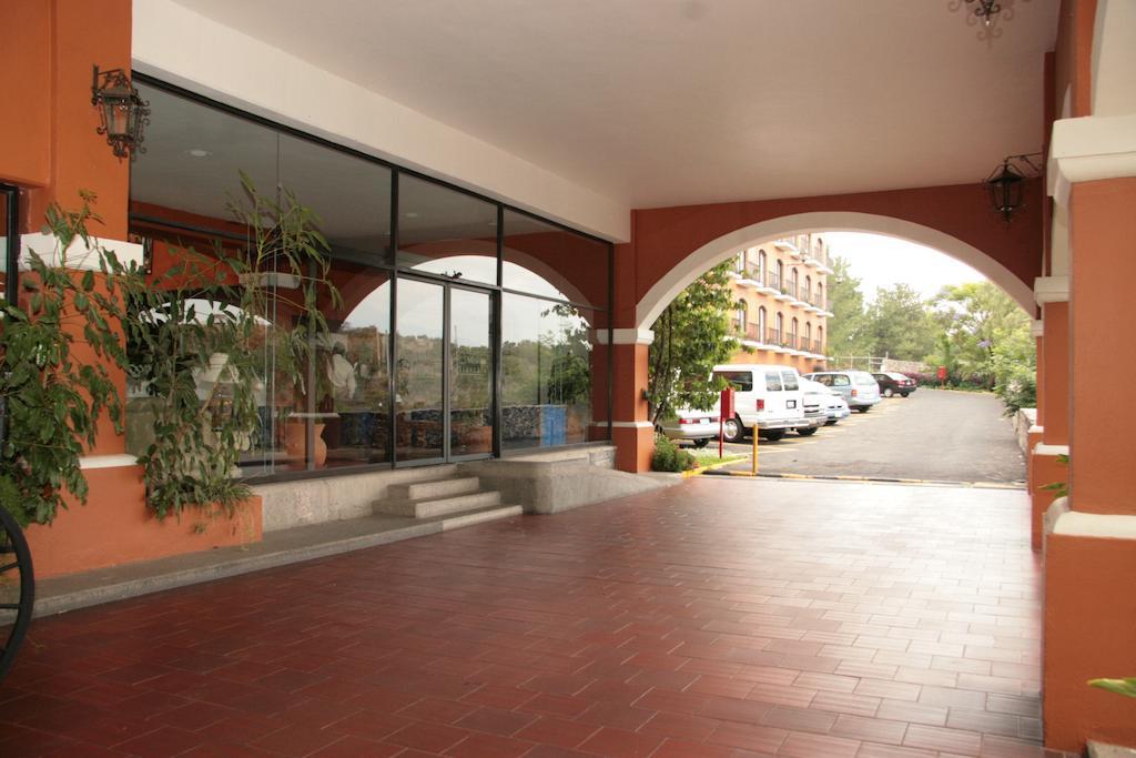 Отель Mision Tlaxcala Санта-Мария-Атльюэциан Экстерьер фото